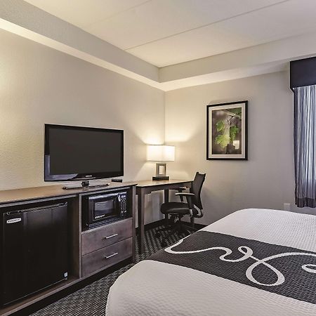 La Quinta By Wyndham Warwick Providence Airport Hotel Buitenkant foto