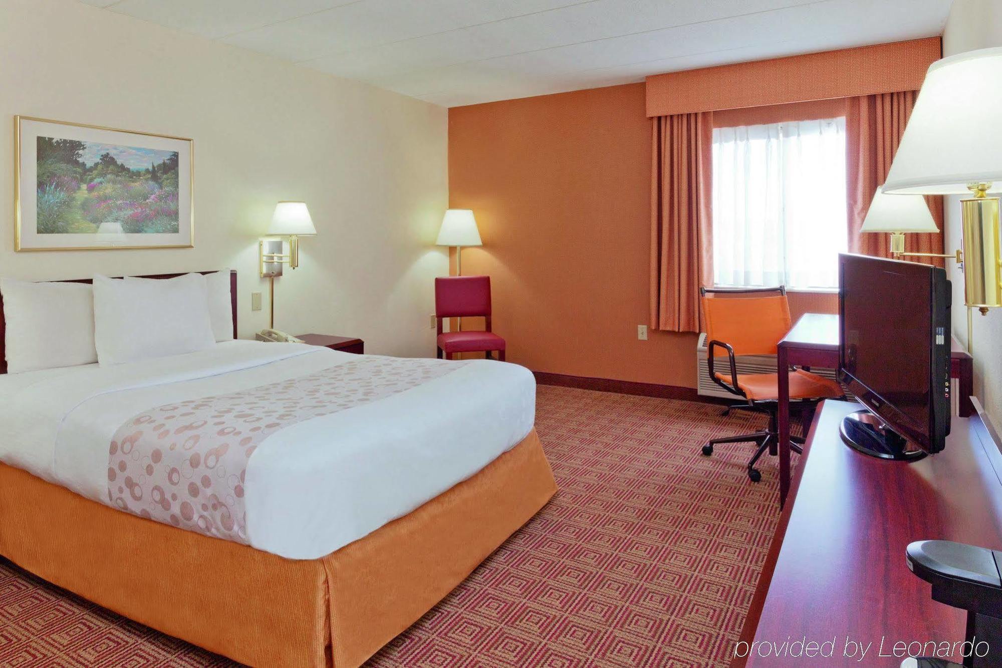 La Quinta By Wyndham Warwick Providence Airport Hotel Buitenkant foto