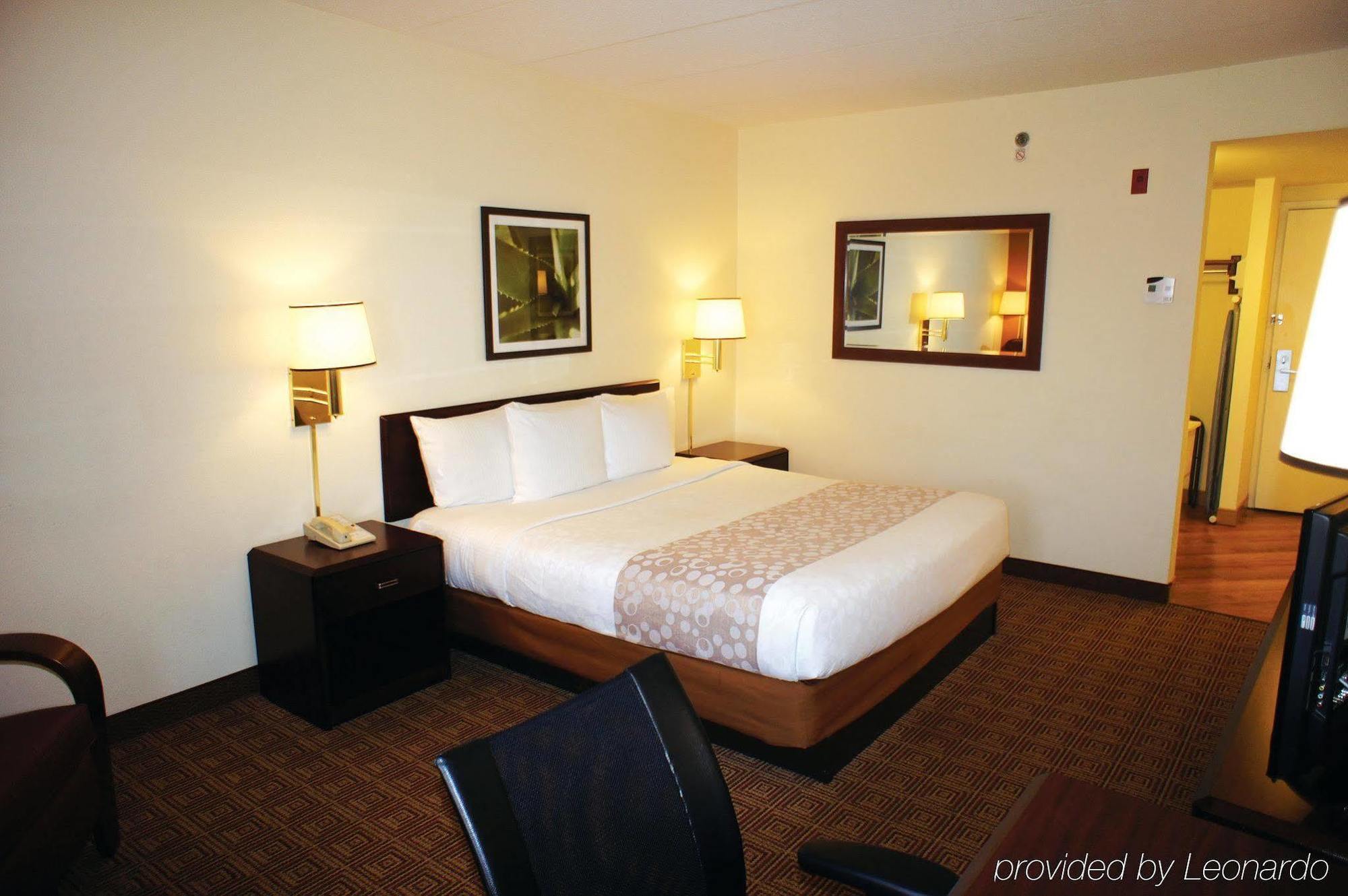 La Quinta By Wyndham Warwick Providence Airport Hotel Buitenkant foto