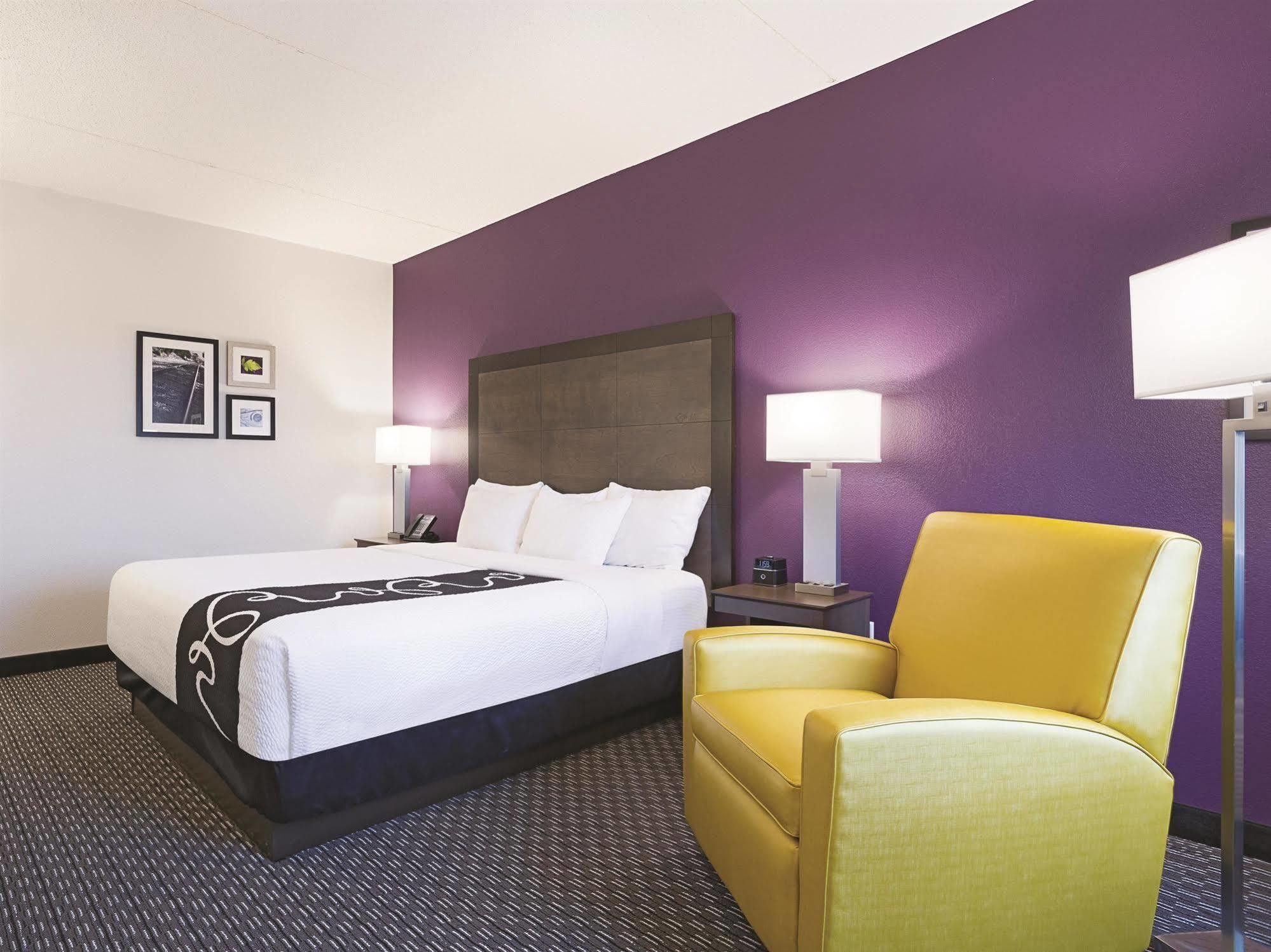La Quinta By Wyndham Warwick Providence Airport Hotel Buitenkant foto